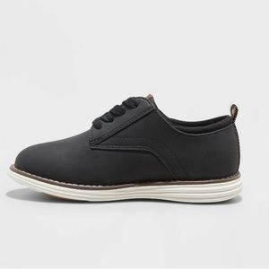 NWT Franco Cat & Jack lace up shoe. Black size 5